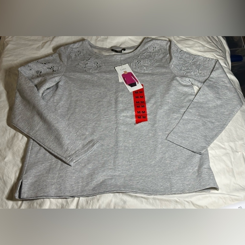 ✨NWT✨ Dalia: Women’s Long Sleeve Top- Size Medium (ptp approx 20in)
